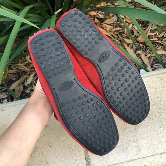 TOD’S GOMMINO DRIVING SHOES IN SUEDE.